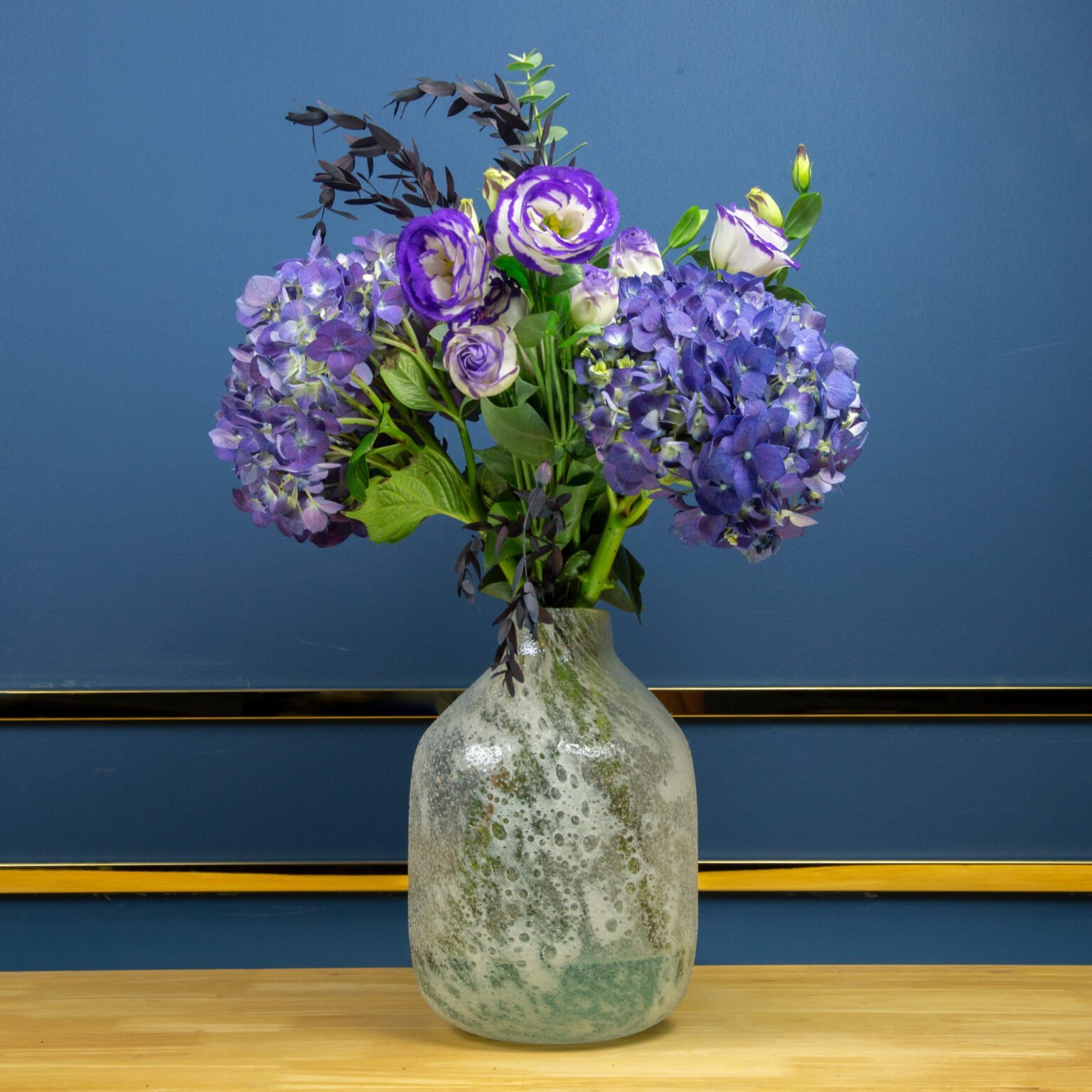 buy-hydrangeas-vase-with-the-best-price
